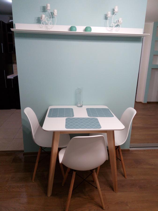 Two-Bedroom Apartment In The Center Хмельницкий Экстерьер фото
