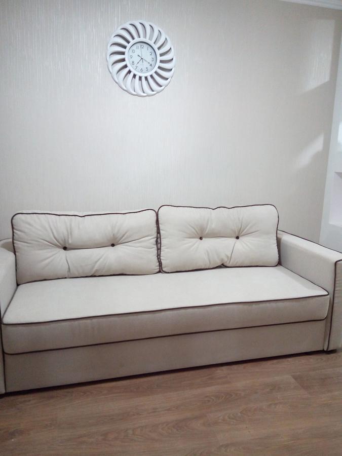 Two-Bedroom Apartment In The Center Хмельницкий Экстерьер фото